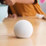 Altavoz Inteligente Amazon Echo Dot con Alexa 5ta Generación WiFi/Bluetooth 15W Color Blanco - Vista 5