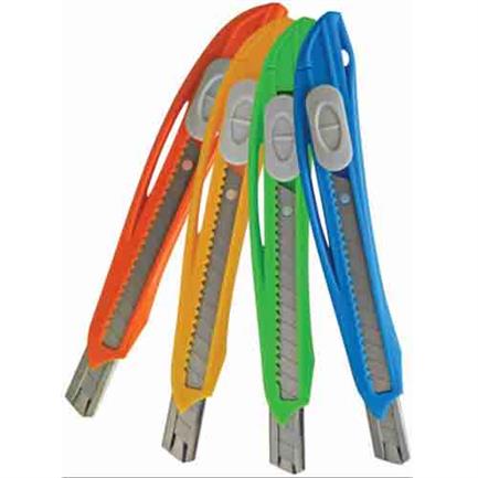 Cutter plastico mae chico 9mm ancho alma de metal