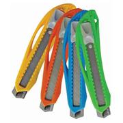 CUTTER PLASTICO MAE GRANDE 18MM ANCHO ALMA DE METAL - Vista 3