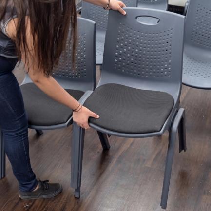 Silla de Visitas/Comedor Nextep Fibra Alta Resistencia Acojinada Apilable Gris Obscuro - Vista 6