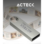 Memoria Acteck USB 32 GB metalica plata lectura 25 MBs escritura 5 MBs compacta resistente para uso diario