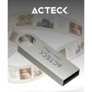 Memoria Acteck USB 64 GB metalica plata USB 20 lectura 25 MBs escritura 5 MBs compacta y resistente para uso diario